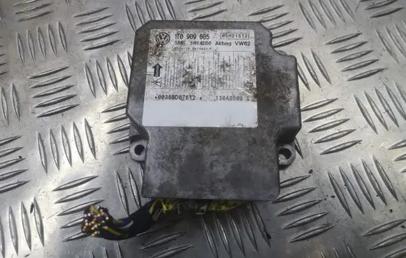 Volkswagen Touran I Airbag control unit/module 1T0909605