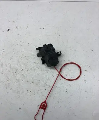 Audi A5 8T 8F Fuel tank cap lock motor 8K0862153E