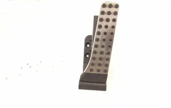 Mercedes-Benz E W212 Accelerator throttle pedal 2043000204 2223001100