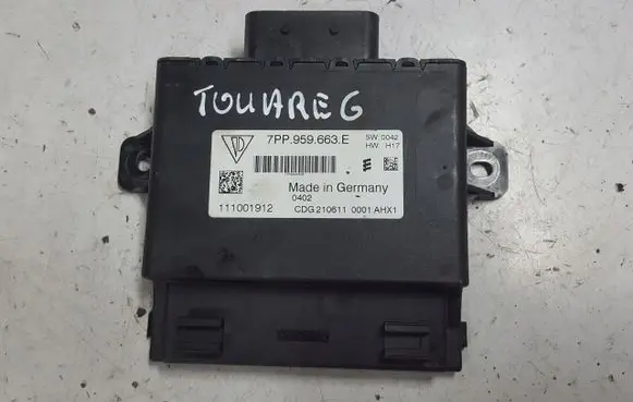 Volkswagen Touareg II Voltage converter/converter module 7PP959663E