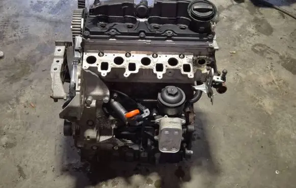 Volkswagen Golf VI Engine 03L021