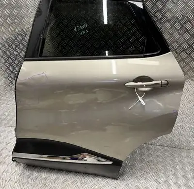 Renault Captur Front door