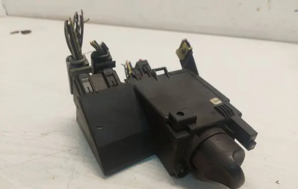 Mercedes-Benz E W210 Light switch 2105450104