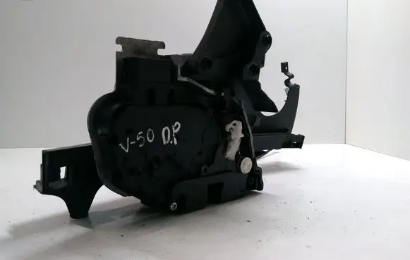 Volvo V50 Front door lock 240015103