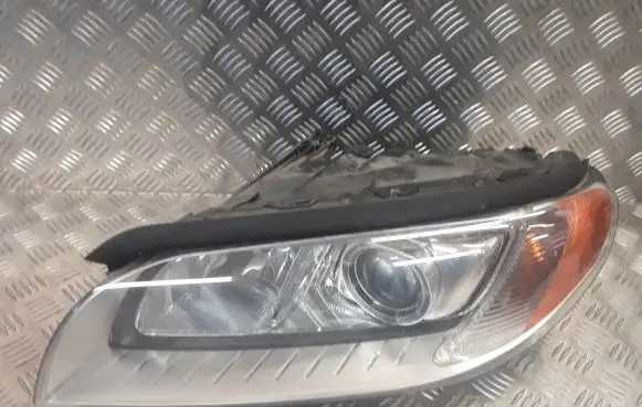 Volvo XC70 Headlight/headlamp 31383540 6356500000