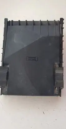 Volkswagen Golf VI Fuse box cover 1K0937132F