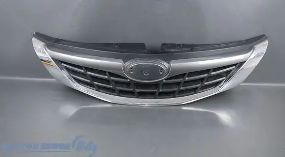 Subaru Impreza III Front bumper upper radiator grill