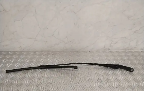 Front wiper blade arm