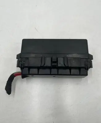 Nissan Leaf II (ZE1) Fuse module