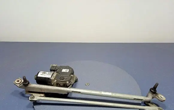 Front wiper linkage and motor