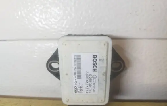 Mercedes-Benz Sprinter W906 ESP acceleration yaw rate sensor A0065424218 0265005774 7010230