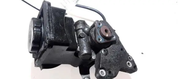 BMW X3 E83 Power steering pump 7692974536