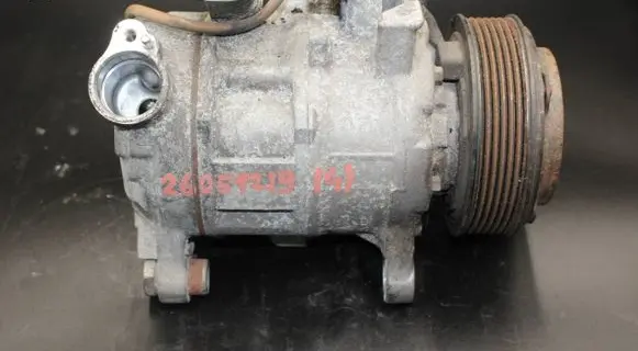 BMW 3 F30 F35 F31 Air conditioning (A/C) compressor (pump) 9330829