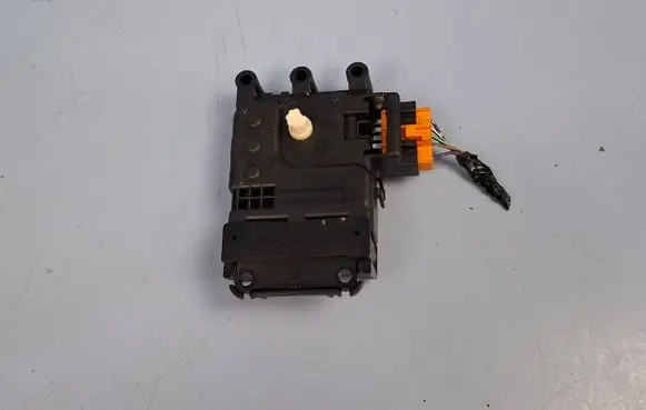 Mazda CX-5 Air flap motor/actuator GA705KD47