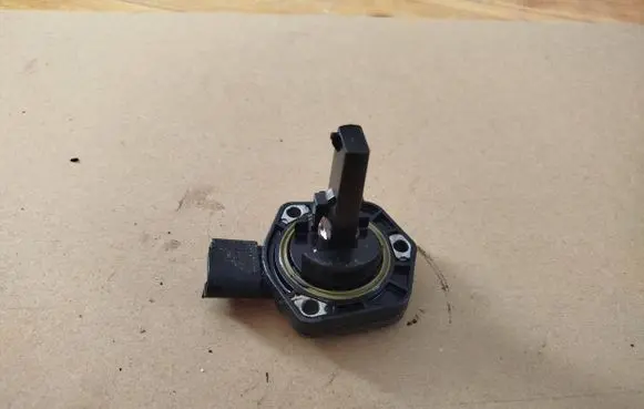 Volkswagen Golf V Oil level sensor 6PR00807903 1J0907660C