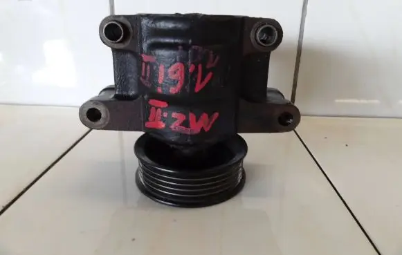 Mazda 2 Power steering pump 4JB2703
