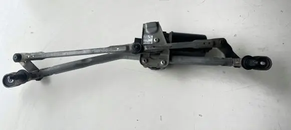 Mazda 3 I Front wiper linkage and motor F00S2S2698