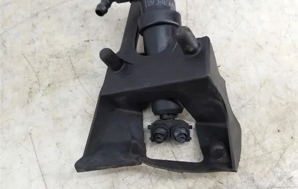 Headlight washer spray nozzle