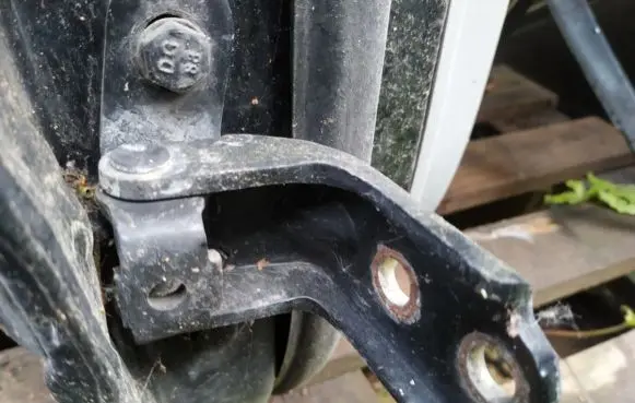 Hyundai Sonata Rear door lower hinge