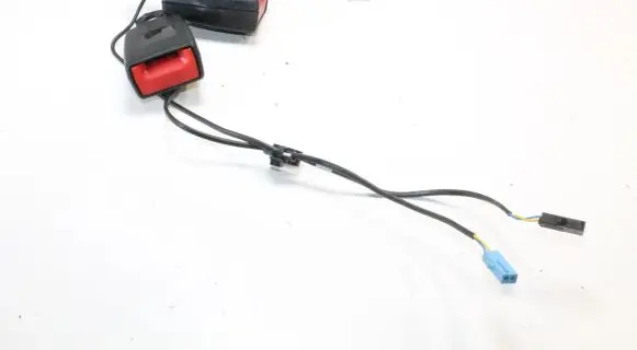 Audi TT TTS RS Mk3 8S Rear seatbelt buckle 8S8857740B