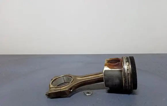BMW 5 F10 F11 Piston 84L110
