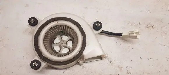 Lexus RX 330 - 350 - 400H Hybrid/electric vehicle battery fan 117003942 G923048010