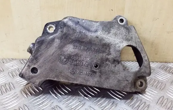 BMW 5 F10 F11 Engine mounting bracket 22116781241 6781241