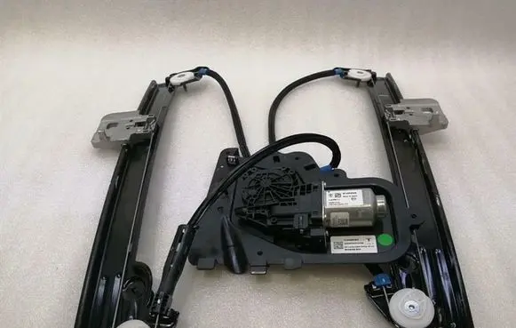 Tesla Model 3 Front door window regulator with motor 161644200A