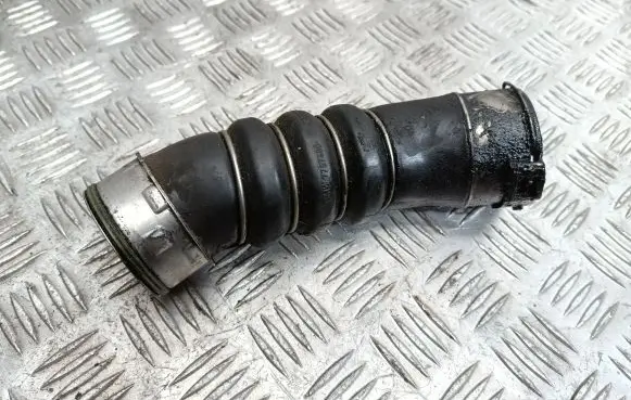 BMW 1 E81 E87 Intercooler hose/pipe 7797480