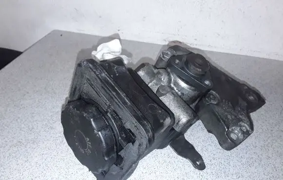BMW 3 E46 Power steering pump 32422247556 2247556