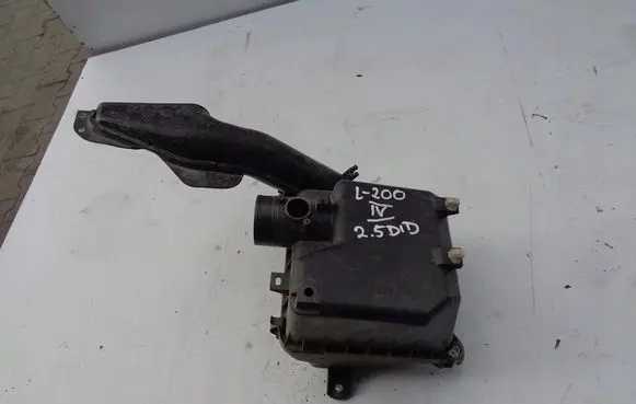 Mitsubishi L200 Air filter box OBUDOWAFILTRA