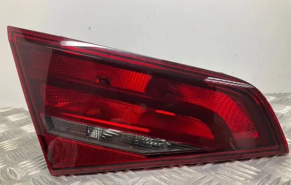 Audi A3 S3 8V Tailgate rear/tail lights 8V4945093