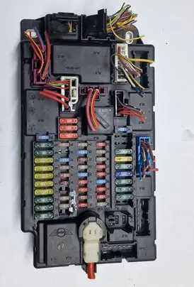 Mini One - Cooper Coupe R56 Fuse module 3457163 345716301 6135345716301