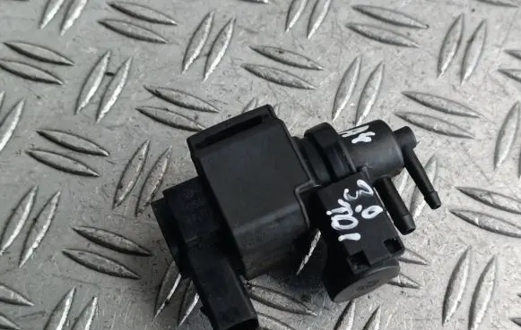 Audi A4 S4 B7 8E 8H Turbo solenoid valve 059906628B 051329 70101900