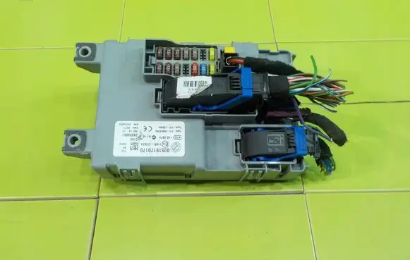 Fiat Doblo Fuse box set 28330951 XP140