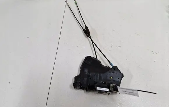 Lexus CT 200H Front door lock