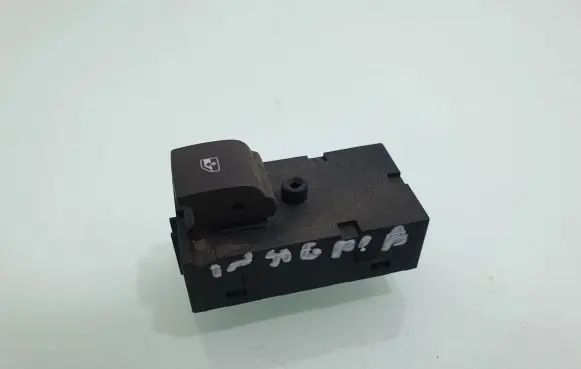 Opel Insignia A Electric window control switch 13301889