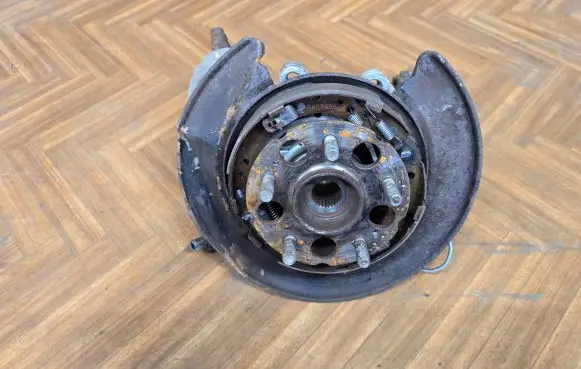 Honda CR-V Rear wheel hub spindle/knuckle 
