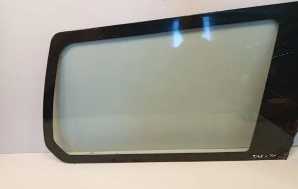 Mitsubishi Pajero Sport I Rear side window