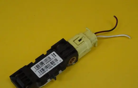 Mitsubishi Colt Airbag deployment crash/impact sensor PMR587419 A4545400117