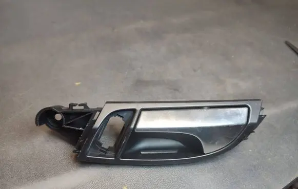 Audi Q7 4L Front door interior handle 4L0837019