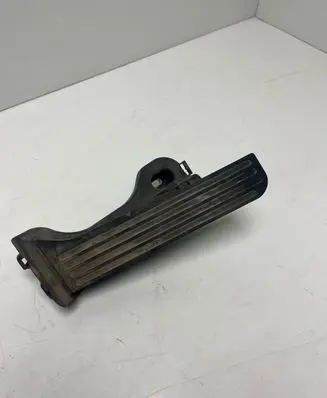 Volkswagen PASSAT B6 Accelerator throttle pedal 1K1723503L