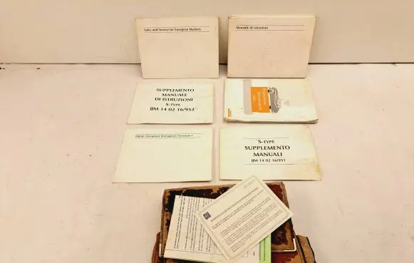 Jaguar S-Type Owners service history hand book 