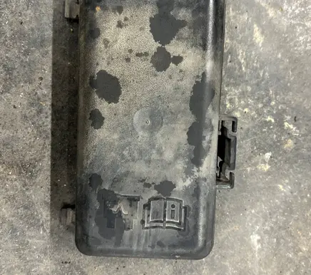 Volkswagen Crafter Fuse box cover 6C1T14A076