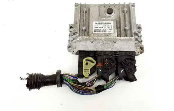 Ford Kuga II Engine control unit/module DV4112A650AF