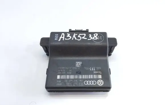 Audi A3 S3 8P Gateway control module 1K0907530G