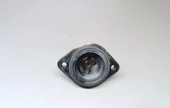 Volkswagen Golf IV Engine coolant pipe/hose 032121121J
