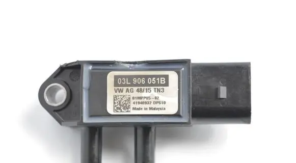 Volkswagen Golf VII Exhaust pressure sensor 03L906051B