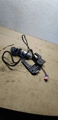 Mercedes-Benz S W220 Seat adjustment motor 2109700026 196660