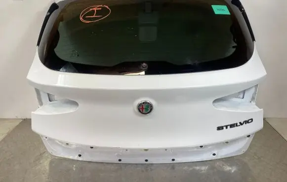 Alfa Romeo Stelvio Tailgate/trunk/boot lid